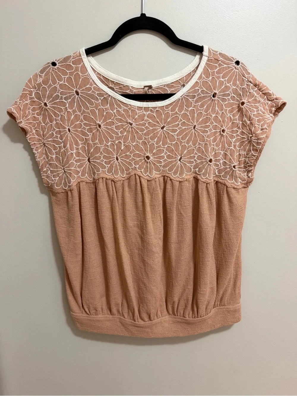 Free People Daisy Embroidered Smocked Hem Boho Peasant Top Blouse Pink M